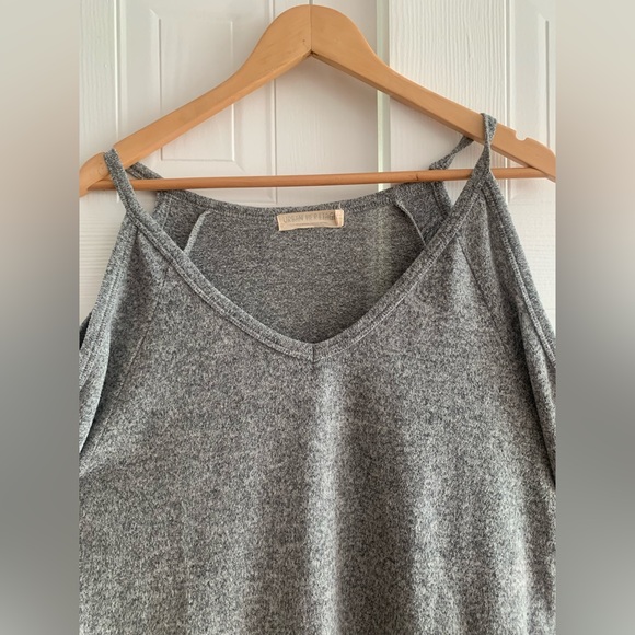 Open Shoulder low cut, v-neck grey sweater with flower pattern sleeves - Picture 1 of 4